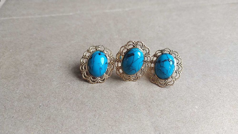 Набор сережки и кольцо металлические