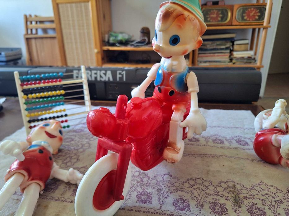 Три броя пинокио