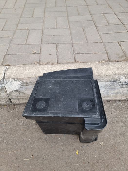 Защита кожух крышка  аккумулятор Оригинал ауди б4