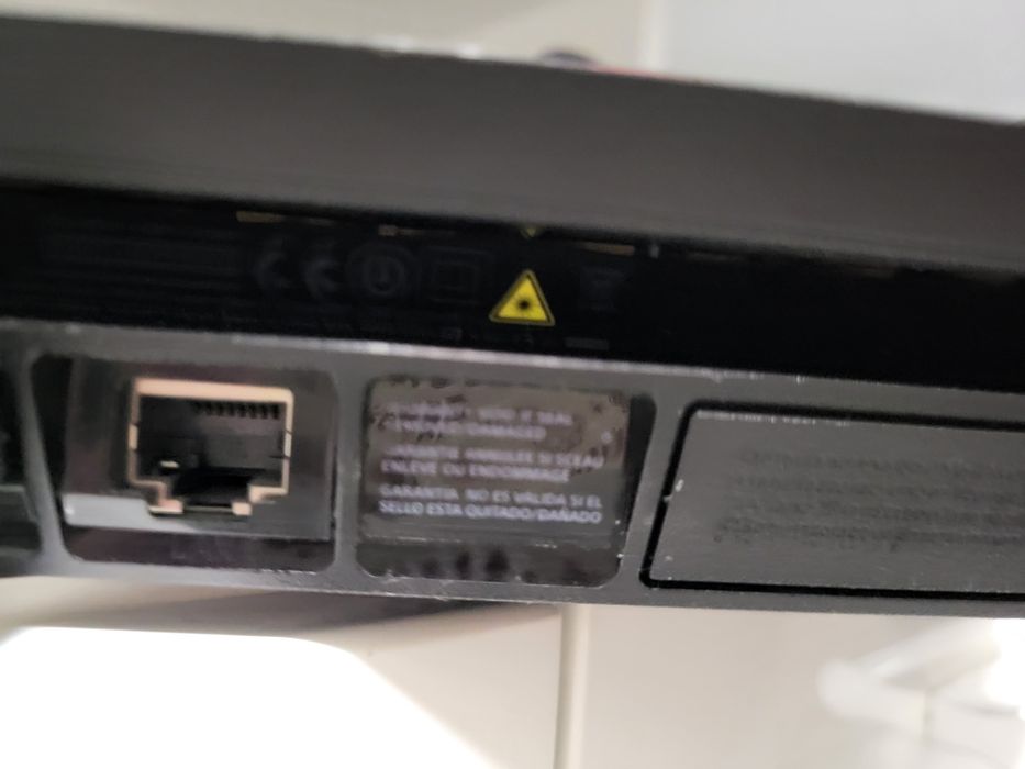 PS4 Slim — като нов !

Описание:
Продав