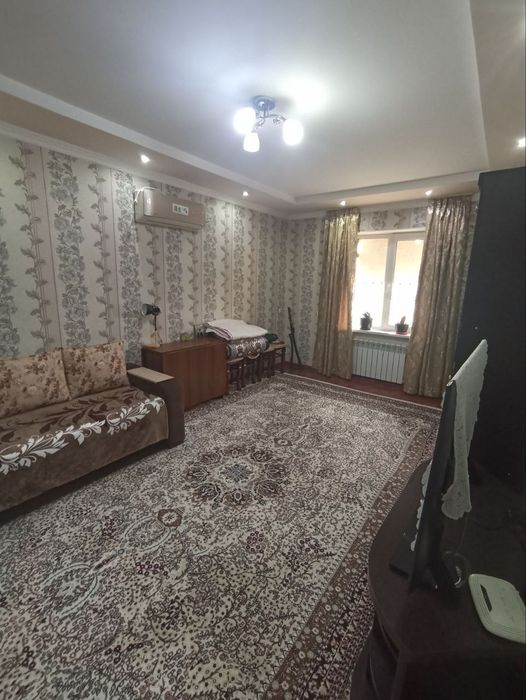 Продается двухкомнатная квартира на массиве Куйлюк центр