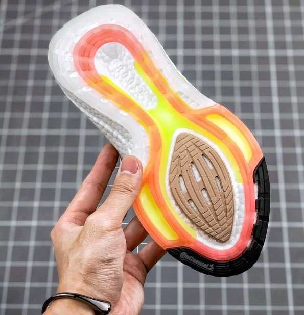 Оригинални  дамски обувки ADIDAS ULTRABOOST 21 размер  EU38