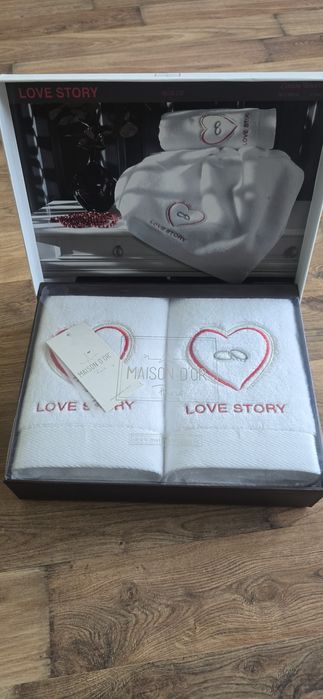 Комплект подарочных полотенец