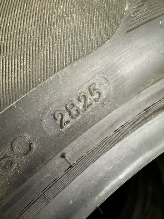 Шины зимние 235 55 R20