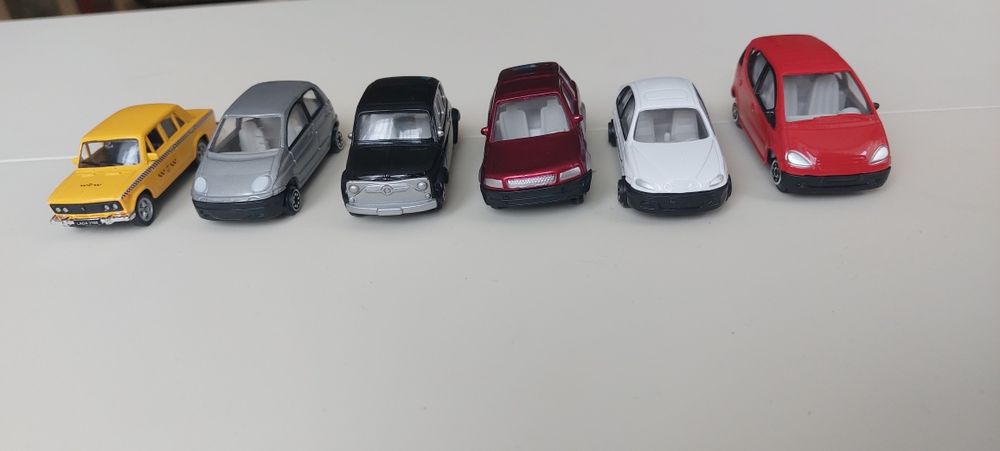 Машинки целые металлические