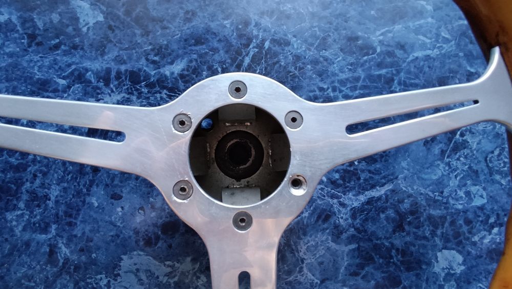 Продам деревянный руль