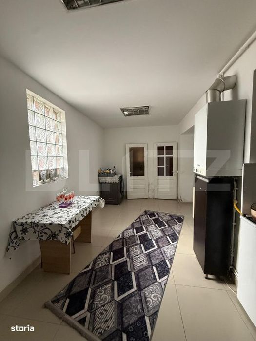 Apartament de vanzare , curte comuna, 2 camere, Zona Semicentral