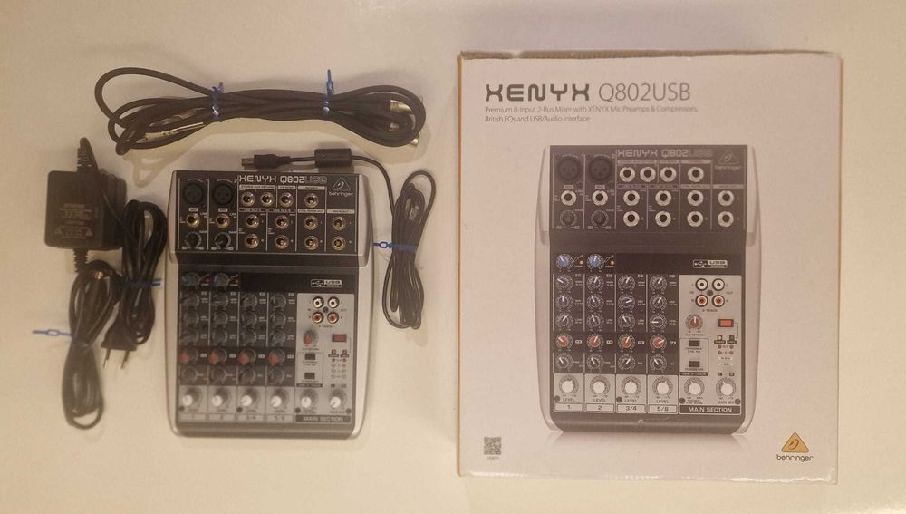 Mixer Analog BEHRINGER Xenyx Q802USB