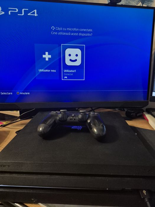 Ps4 pro 1TB + 4 jocuri