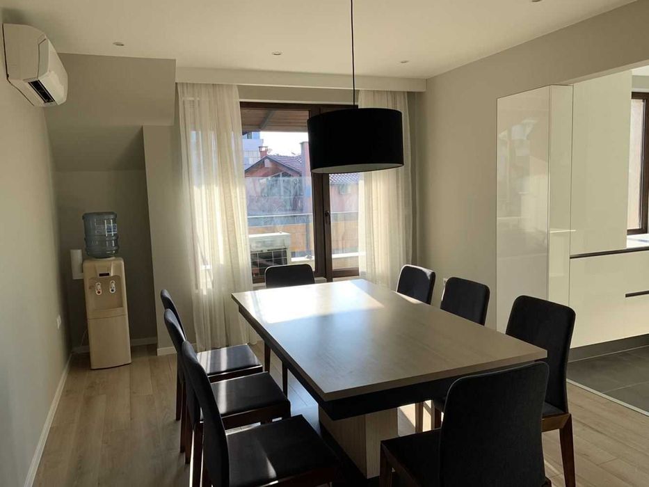 Дава се под наем Четиристаен апартамент в Варна, Център - 175 кв.м за 698.19 € - Снимка #4