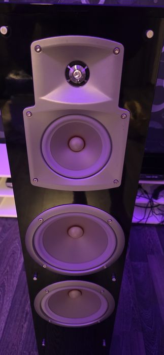 Yamaha ns 777 ..
