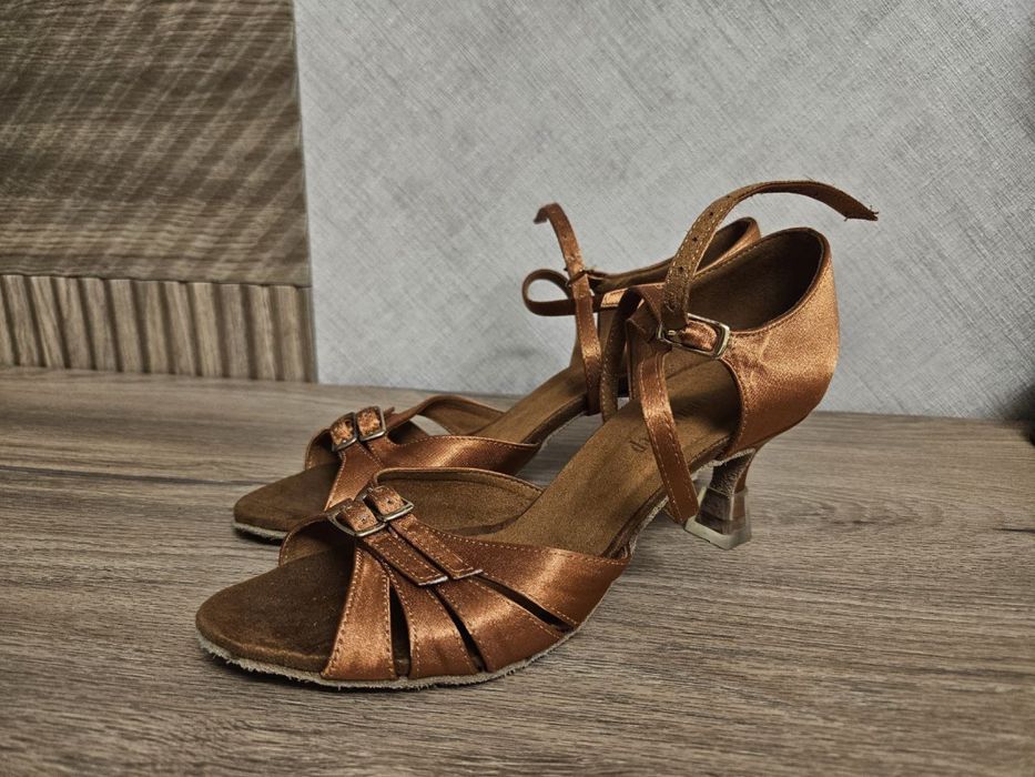 Туфли для бальных танцев