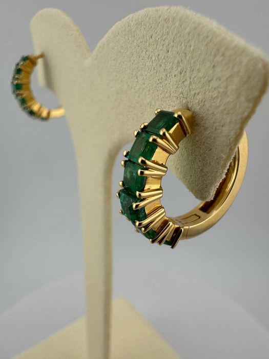 Продам серьги Изумруд