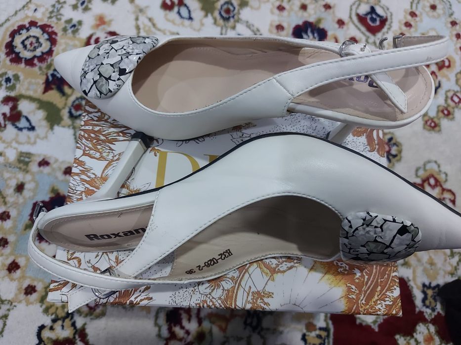 Женскии Туфли ..