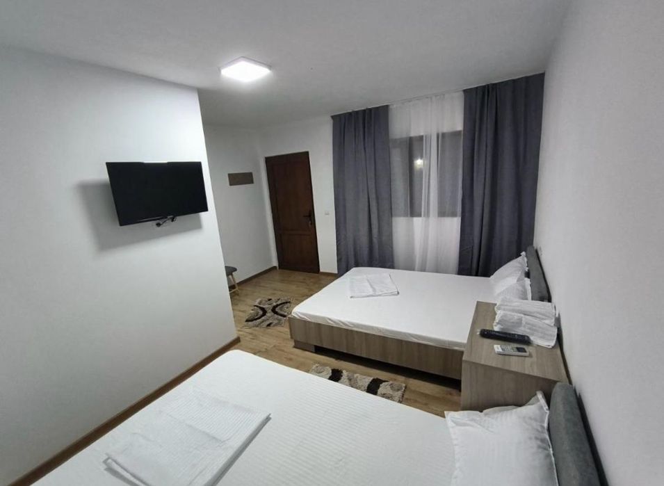 Regim hotelier/cazare  Pensiune Târgu Jiu-Casa Bianca/parcare gratuita