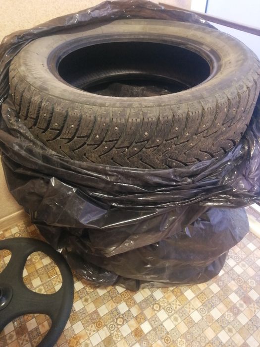 Продам шины зимние 185/60 R15