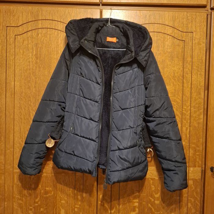 Geacă de iarnă,  îmblănită,  mărime 36