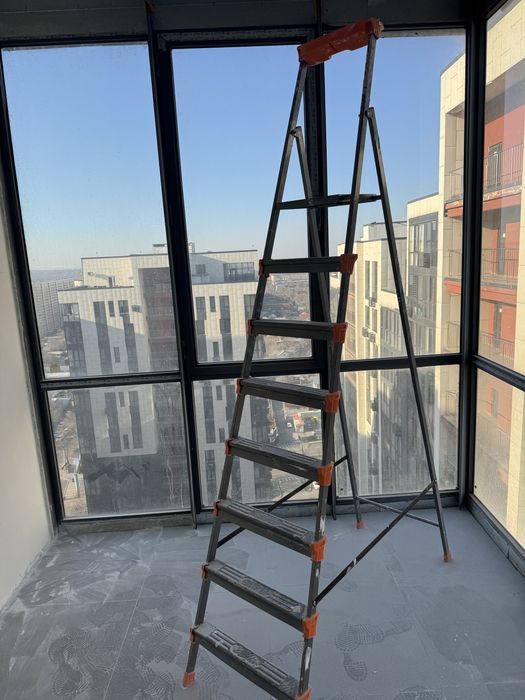 Стремянка 8 ступеней