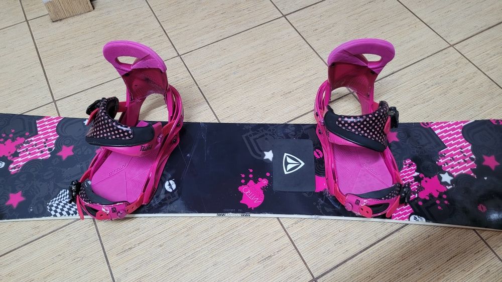 Placa snowboard NITRO 149 cu legături BURTON