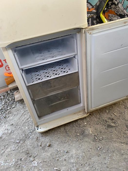 Холодильник б.у в норм состояннии