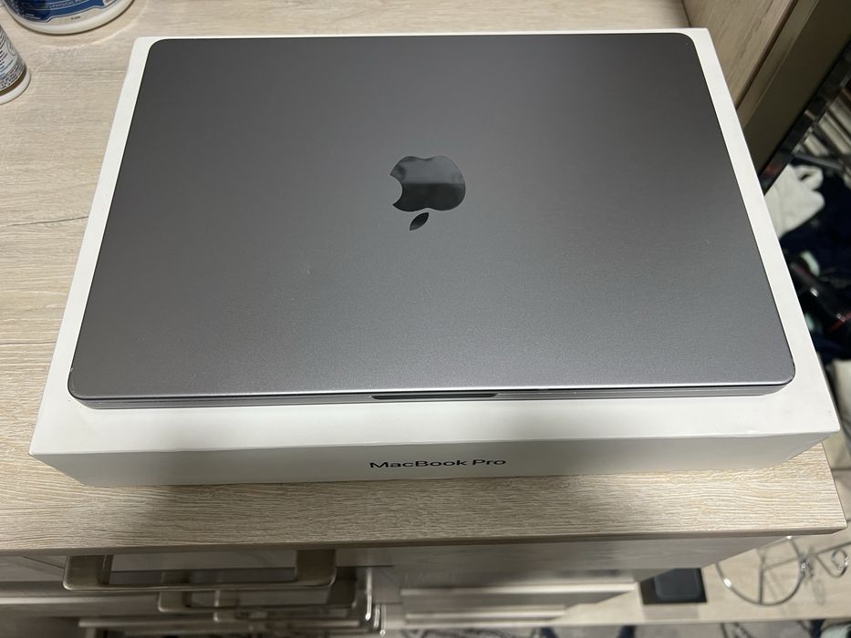 MacBook Pro M1 Pro 14” 16GB 512GB Full Box