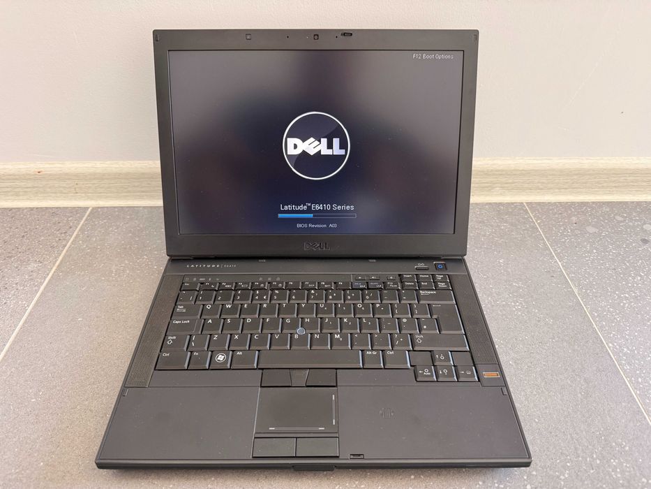 Laptop DELL-i5,SSD,tastatura iluminata,amprenta,DDR3-gaming