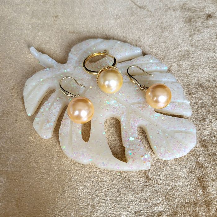 Продам комплект из перламутра