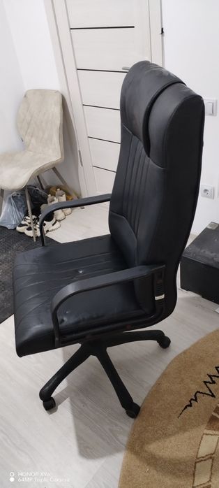 Кресло офисный в