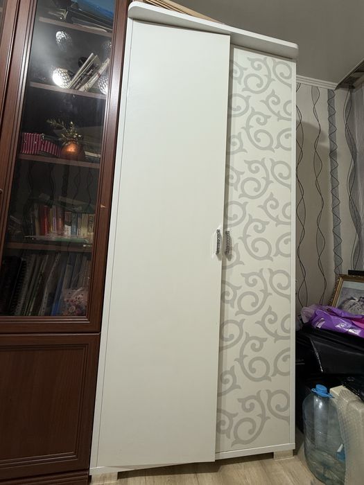 Белый шкаф для спальни