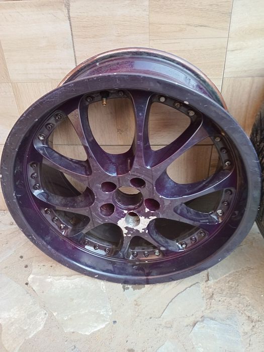 Vând roata+jeanta schimb