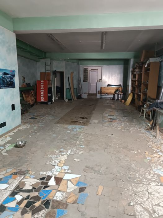 Сдаю  большой гораж