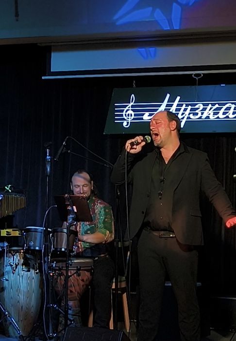 Вокалист на мероприятия