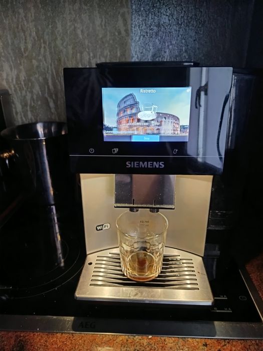 Mașină de cafea Siemens EQ 700 integral