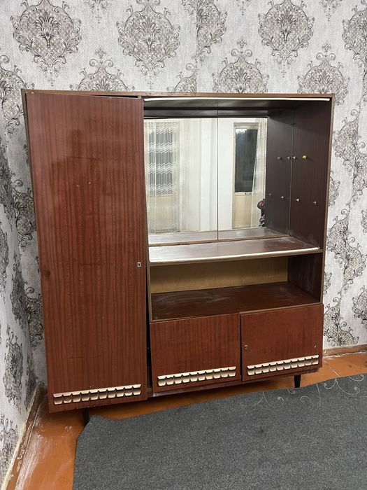 Книжный шкаф советский б/у