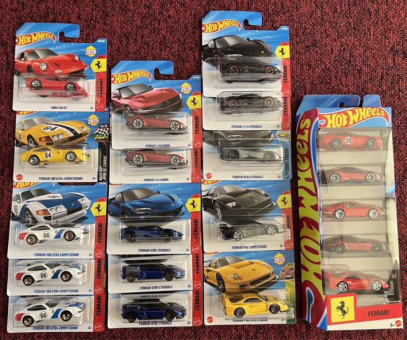 Masinute Hot Wheels Ferrari 5 Pack / 12Cilindri / SF90 Stradale