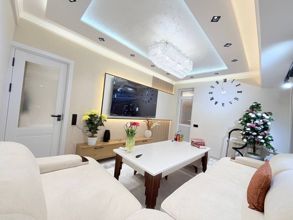 Продам чиланзар 7.  Двух комнатная.  Балкон 2*6