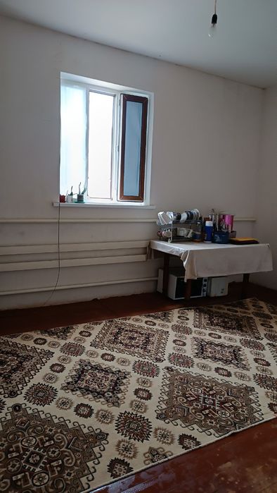 Уй сатылады 6 сотокли, 4 болели, таза бийик фундаментли жер уй.