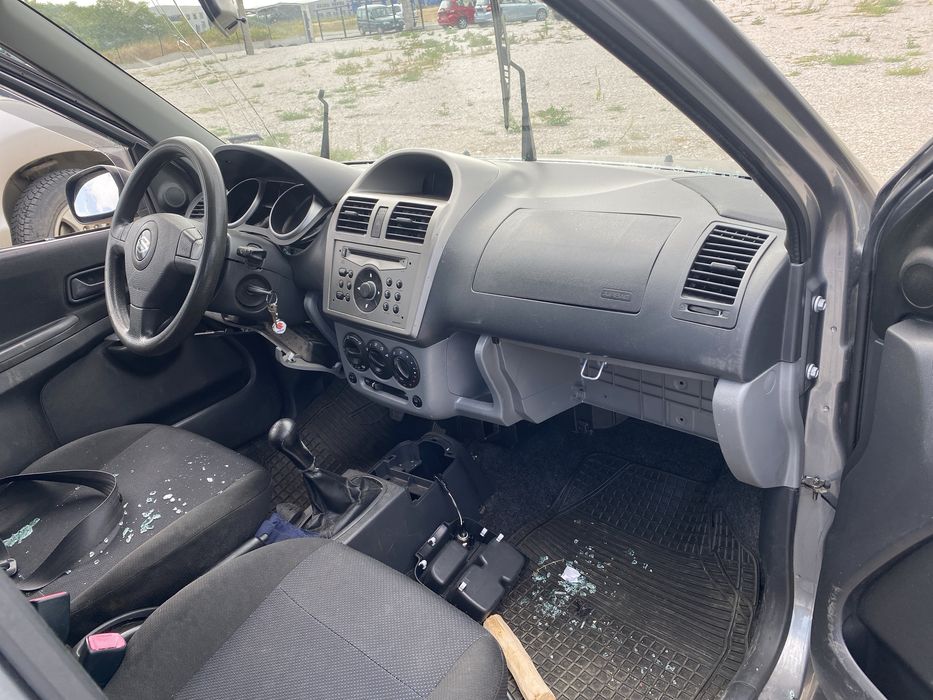 Сузуки игнис 1.5 4х4 на части