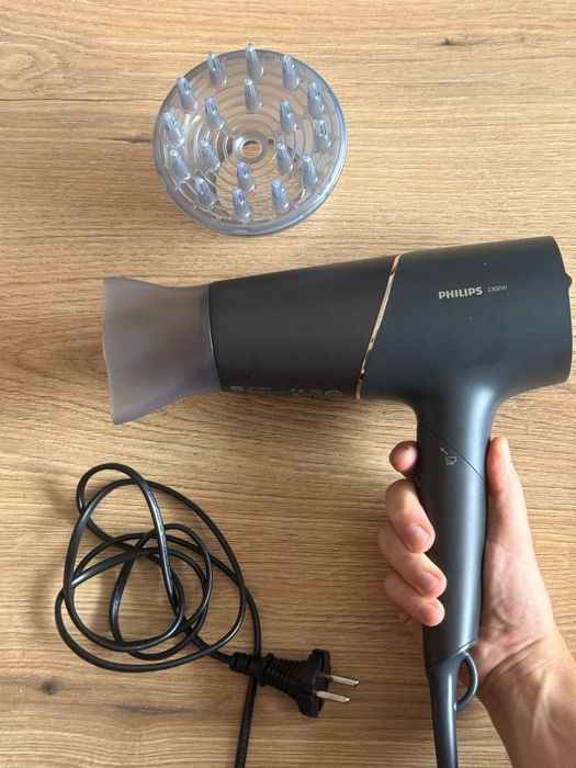 Професионален Сешоар Philips - ЧИСТО НОВ + ГАРАНЦИЯ