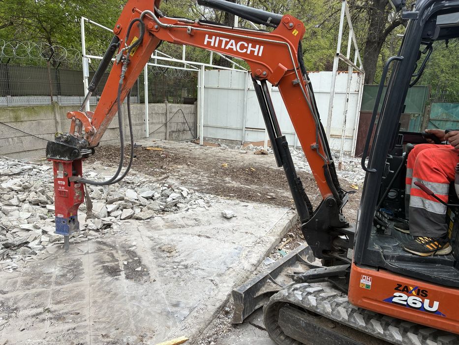 Inchirieri miniexcavator  demolari case