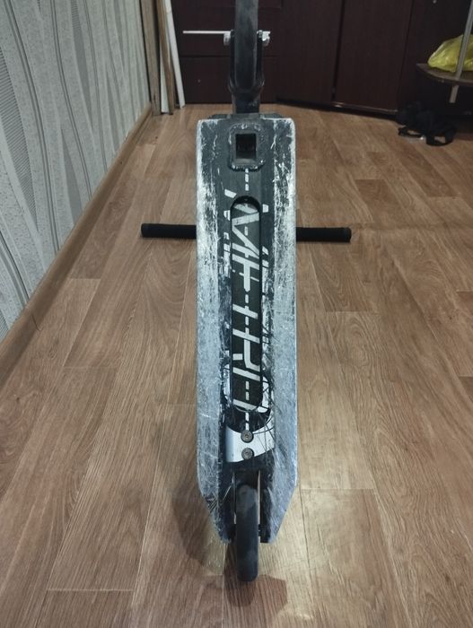 Трюковой самокат Longway