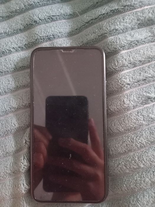 iPhone работает дам за 15000