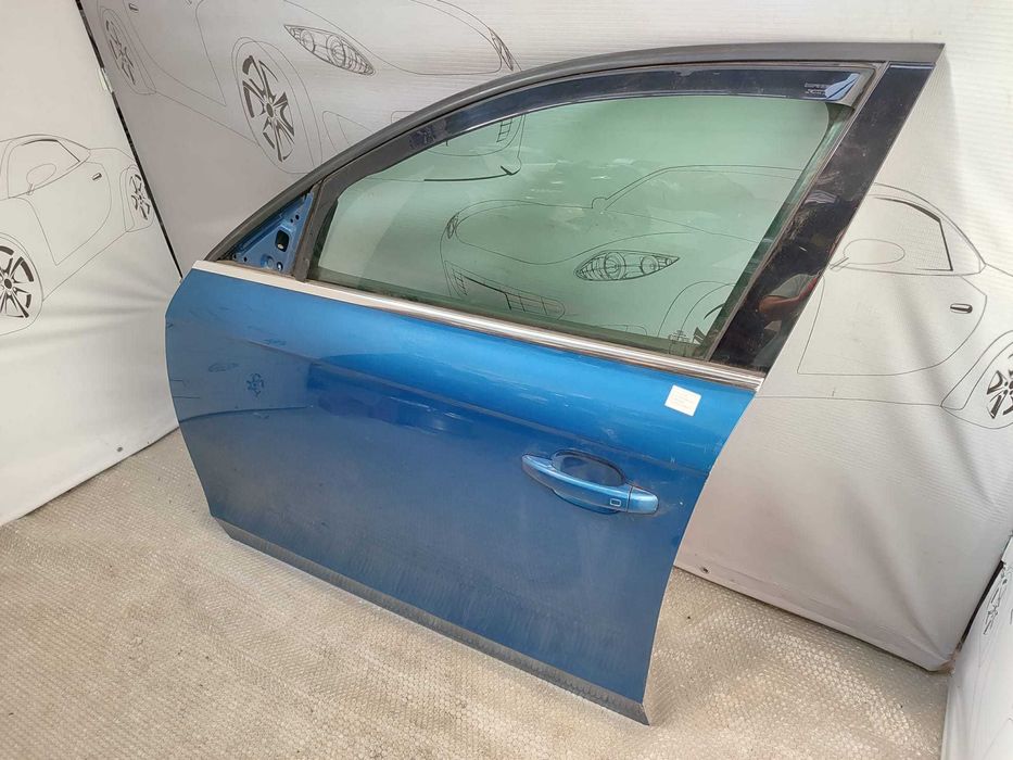 Ușă Față Stânga Audi A4 S4 B8 8K Break / Avant Albastru Cod Culoare Q9 / X5V 2009 / [2008-2015] / 8K0831051J (3B)