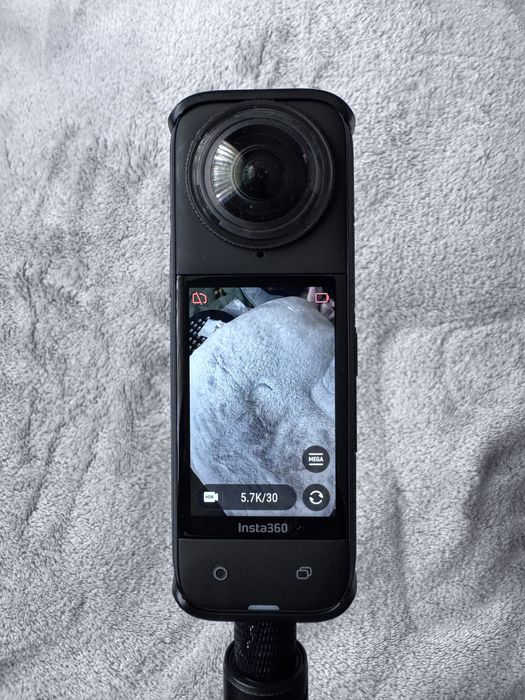 Camera de actiune Insta360 X4