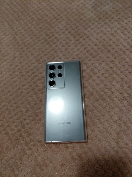 Samsung s23 ultra телефона е добро застояние телефона има зарядно и 4 гръбчета 512 гб е и 12 рам