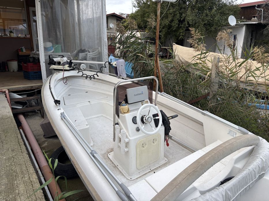Лодка Шарк445+колесар