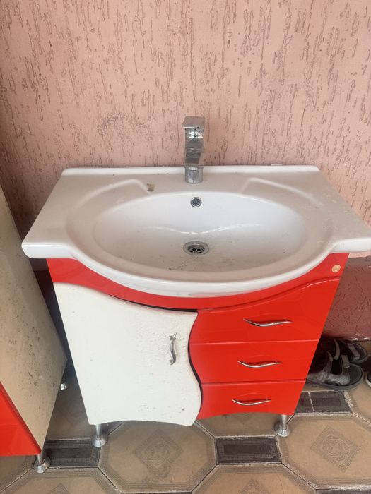 Комплект раковина зеркла и камот