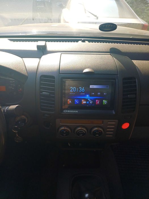 Vînd Nisan Navara D 40