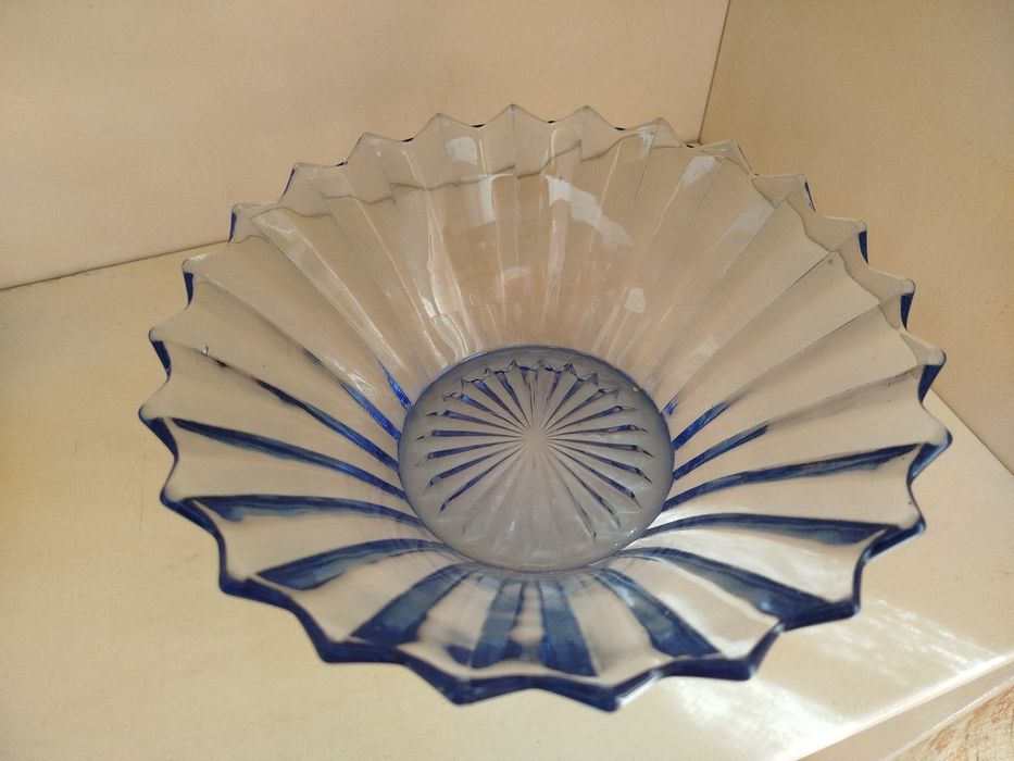 Ваза из синего стекла