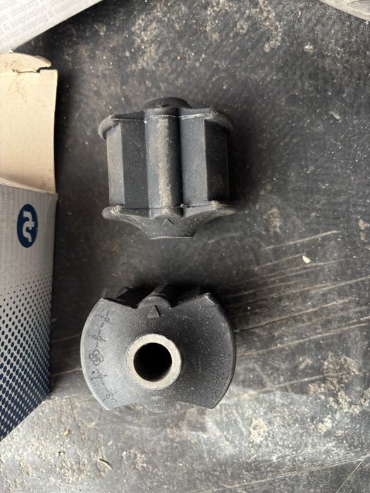 Сайлентблоки крайслер додж